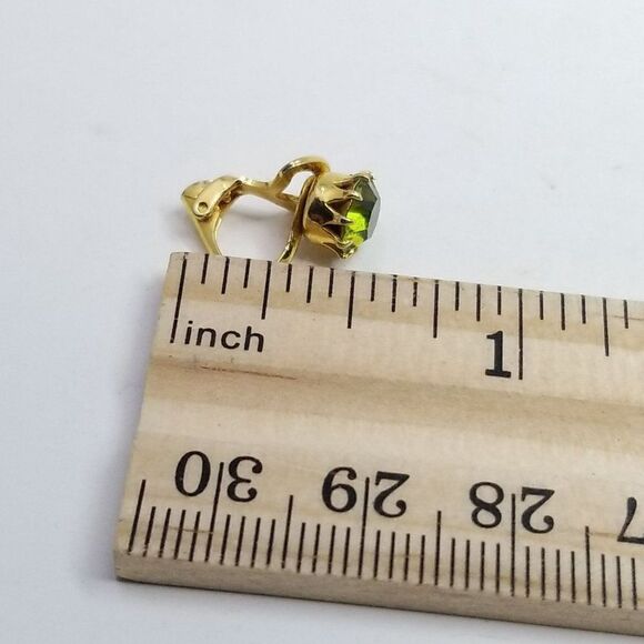 Vintage Green Round Rhinestone Clip On Earrings, Small Sparkle, Estate - Picture 6 of 7